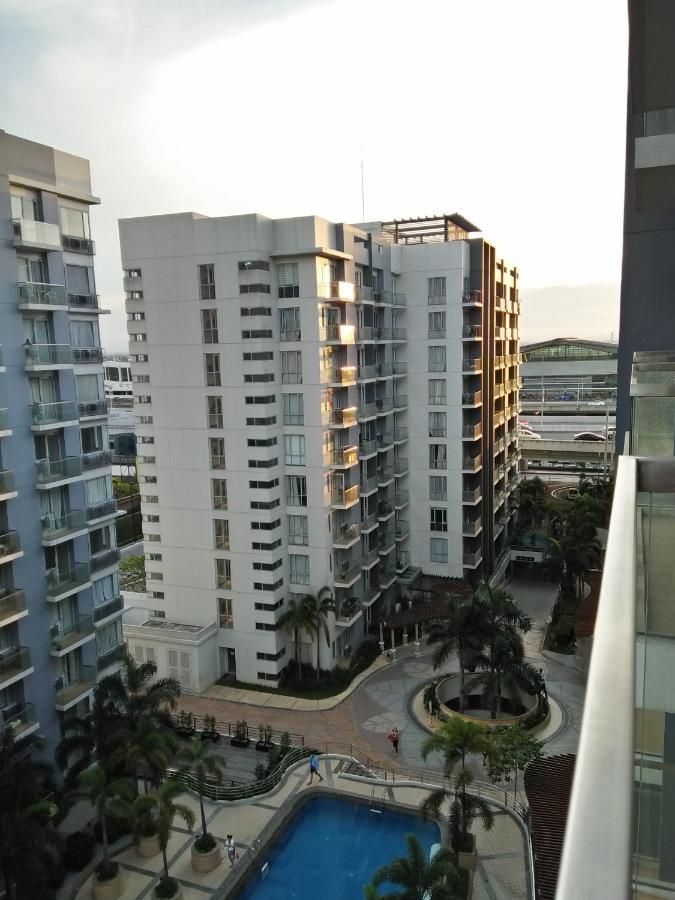 One Palm Tree Villas Манила Экстерьер фото