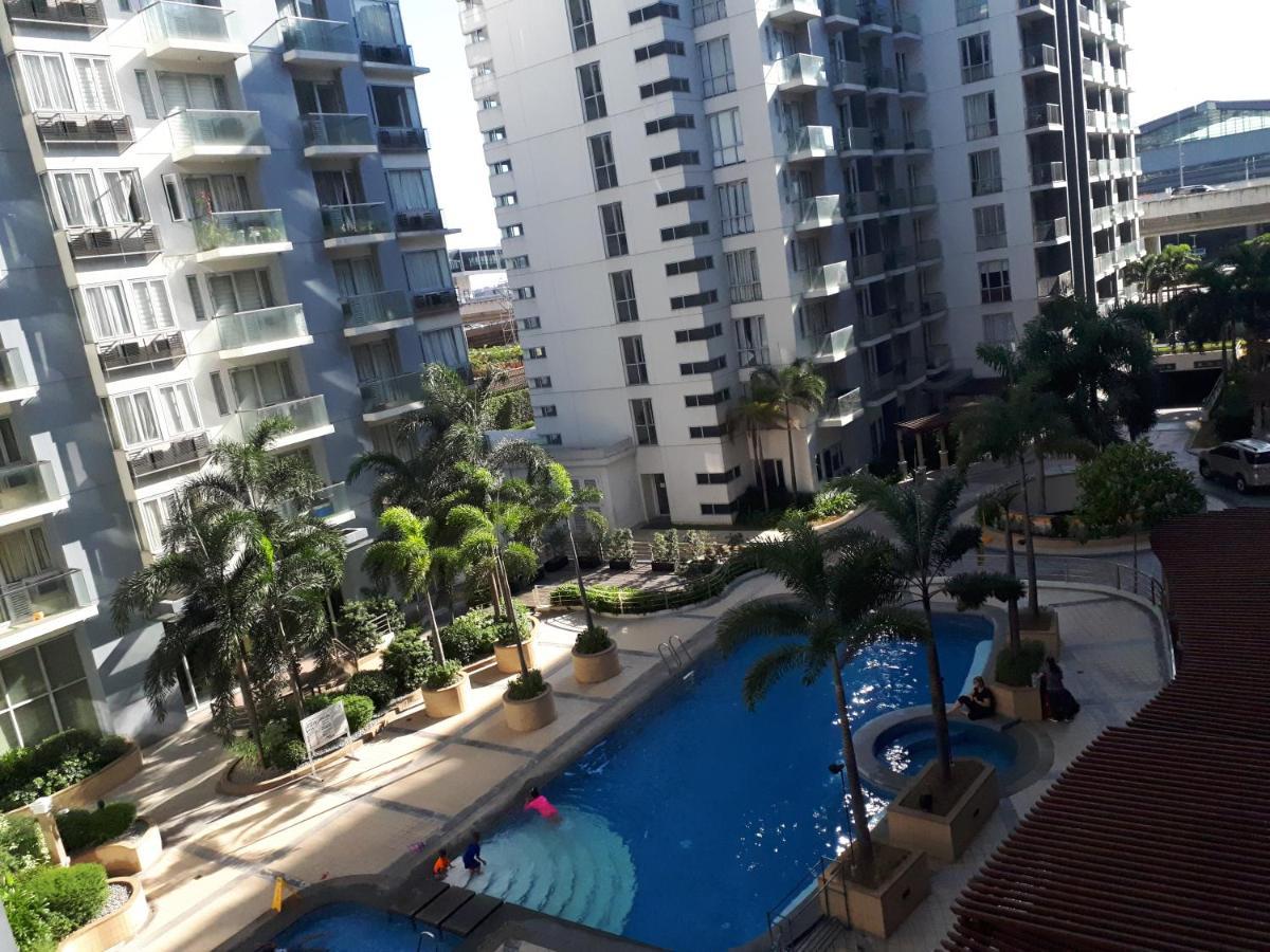One Palm Tree Villas Манила Экстерьер фото